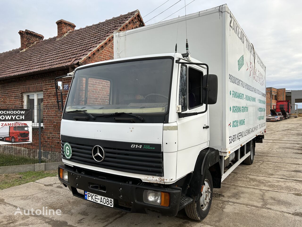 Mercedes-Benz 814  box truck