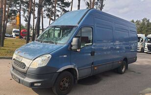 IVECO Daily closed box van