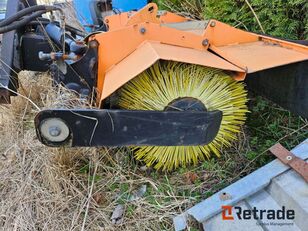 FEIEKOST MED TRIANGELFESTE sweeper brush